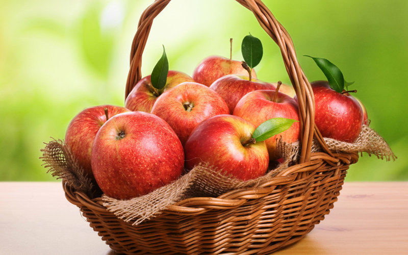 Какие витамины в яблоке