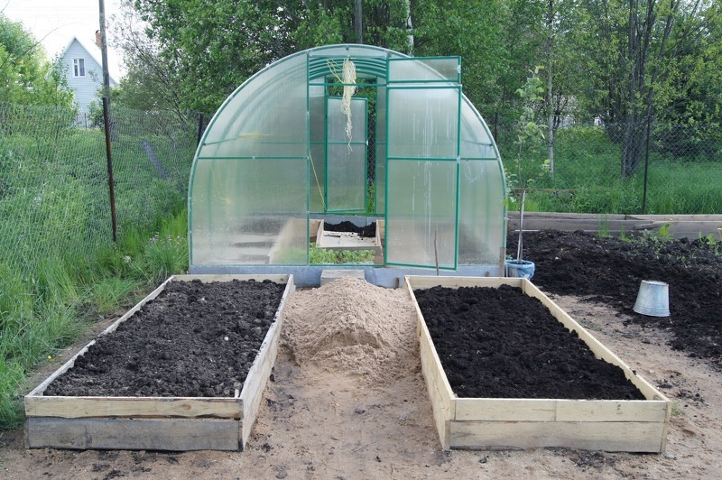 Подготовка к весенним посадкам теплиц, высоких грядок и компостных ям