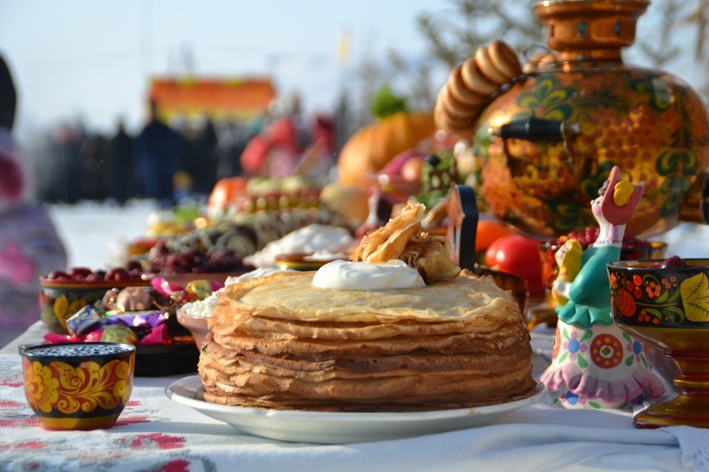 Блины и чай на выставке Широкая масленица 