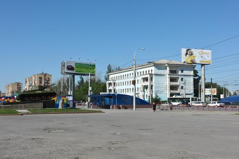 Площадь дзержинского 1 волгоград. Площадь Дзержинского Волгоград. Площадь Дзержинского Донецк. Площадь Дзержинского Новокузнецк. Поселок ГЭС Спартановка.