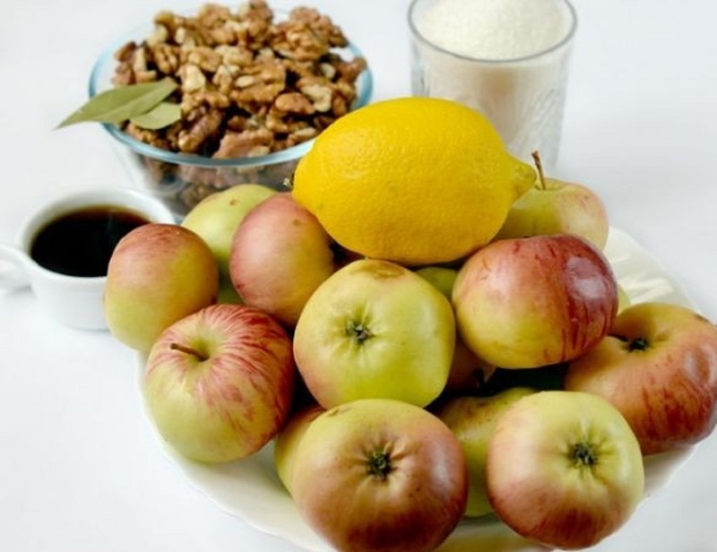 Ингредиенты для яблочного варенья дольками с грецким орехом