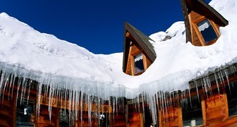 Уборка снега с крыш частных домов своими руками