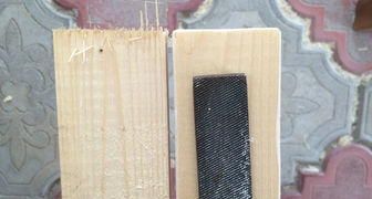 Обработайте неровные поверхности древесины