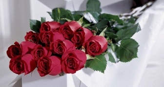 Розы - прекрасный подарок на 8 марта