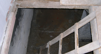 Затопленный подвал частного дома