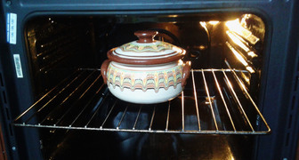 Ставим жаркое в духовку на один час