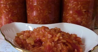 Рецепт - Консервированный овощной салат с рисом