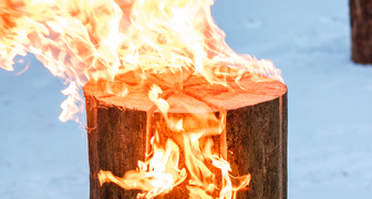 Фото Шведский факел от Husqvarna для розжига костра