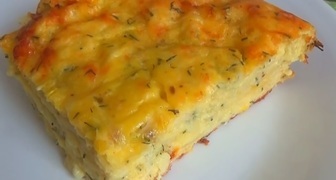 Полезная кабачковая запеканка с сыром и зеленью