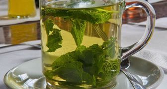 Чай из листьев смородины