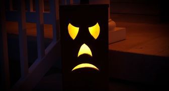 Деревянный фонарь на Хэллоуин в стиле кантри