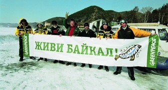 В России Гринпис борется с загрязнением озера Байкал
