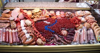 Колбасы и мясные деликатесы на новогодней выставке