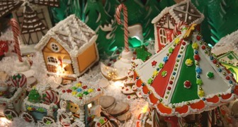 Конфетно-пряничные домики на Рождественской ярмарке 