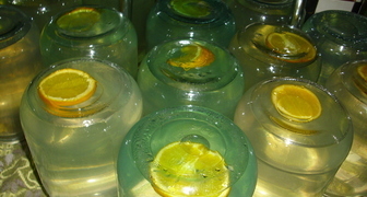 Березовый сок законсервированный с лимонои или апельсином дольше хранится
