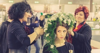 Подготовка модели к выходу на сцену выставки Myplant &amp; Garden
