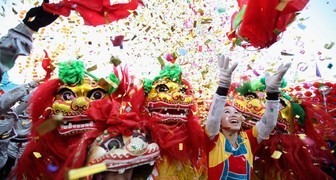 Празднование года Огненного Петуха в Пекине