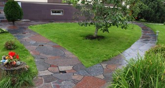 Садовые дорожки, выложенные из камня