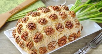 Салат Новогодний ананас - праздничное блюдо которое украсит любой стол