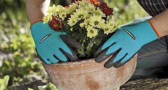 Специальные перчатки для работы с почвой от компании GARDENA
