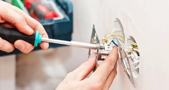 Установка и подключение розетки