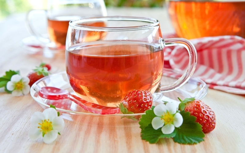 Чай из листьев и цветов клубники: лечебные свойства