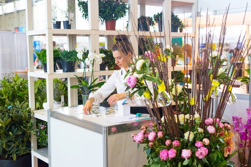 Горшечные и декоративные растения на выставке Ural Flowers