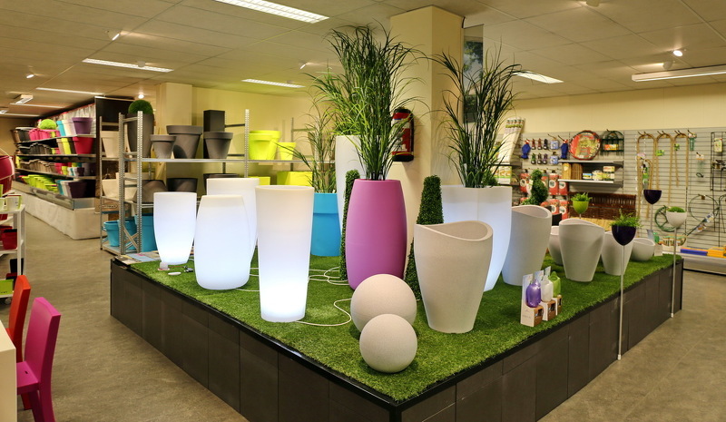 Емкости для цветов и растений на выставке в Швеции