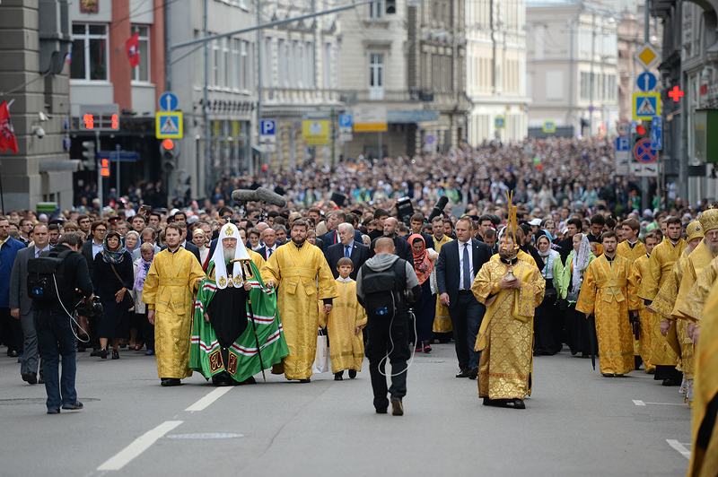Крестный ход в Москве в день памяти Владимира Крестителя и Крещения Руси