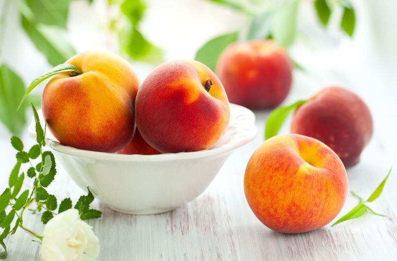 Персики полезны для людей с болезнями сердца