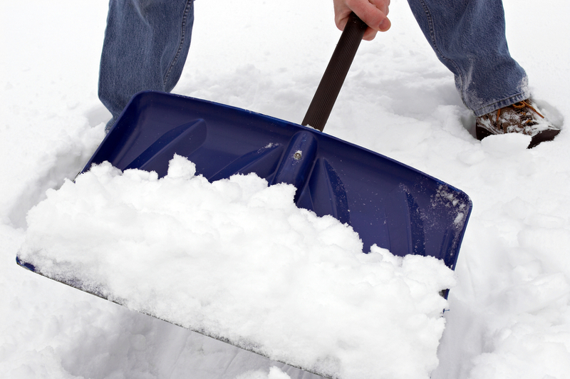 Стальная лопата для уборки снега