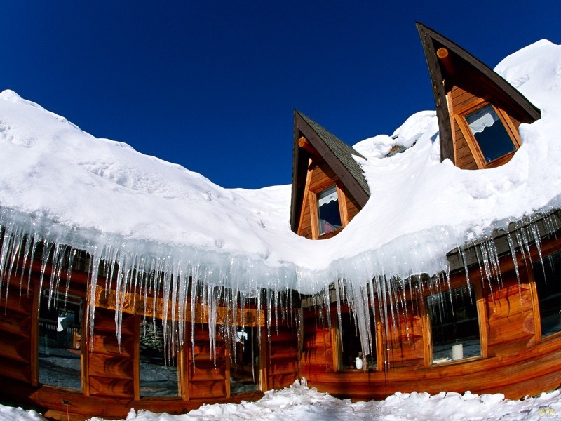 Уборка снега с крыш частных домов своими руками