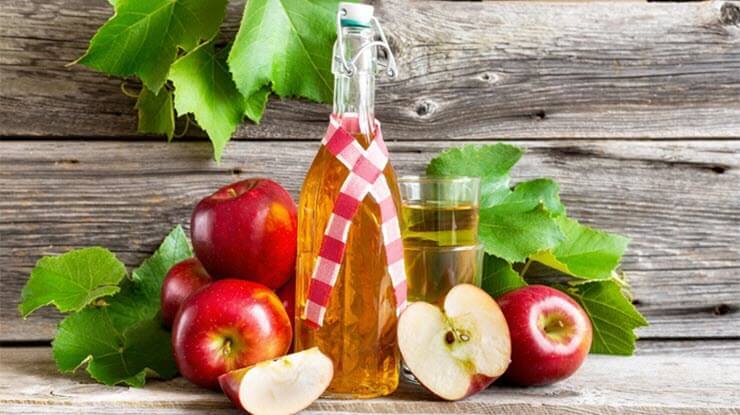 Домашнее вино из яблочного сока полезно для здоровья организма