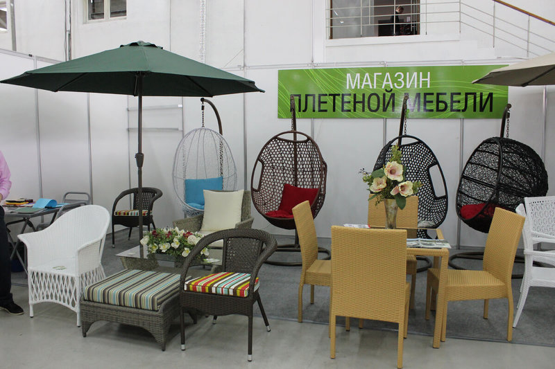 Выставка Ландшафтный дизайн в Тюмени - плетеная мебель для сада