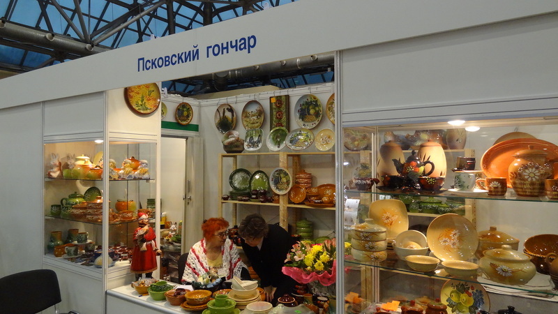 Ярмарка Крещенские морозы: изделия из глины и керамики от псковских мастеров