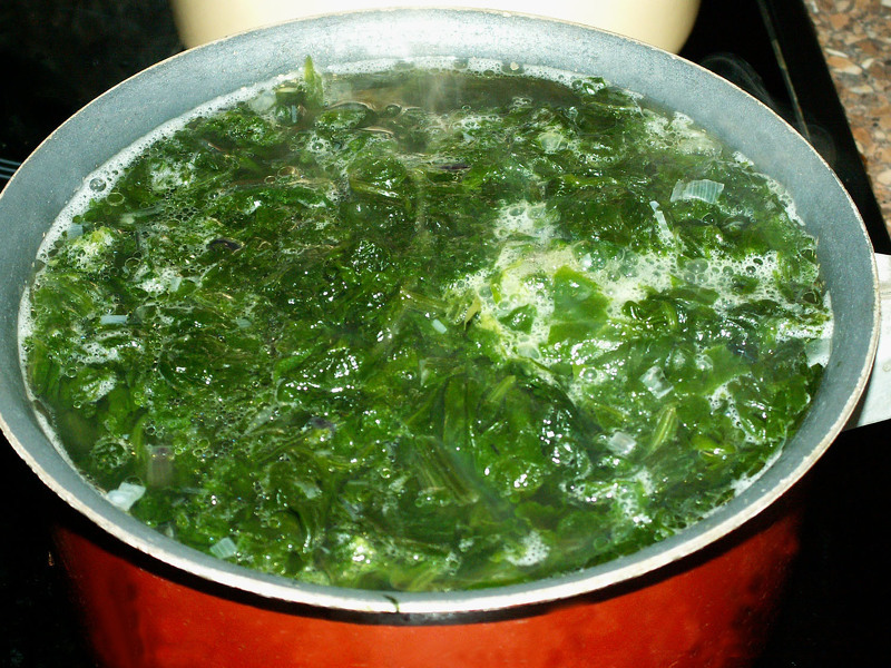 Заправленный зеленью суп поможет восстановить силы и иммунитет